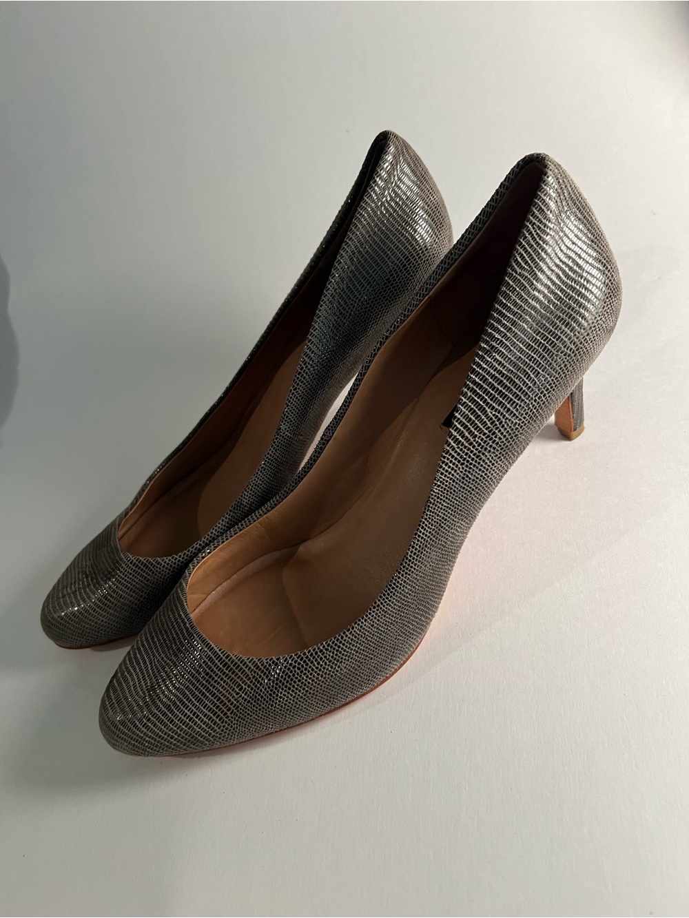 Ann Taylor Textured Gray Women's Heels with Subtle Sheen Size 7.5